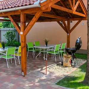 https://armada-family-apartment.hotels-hajduszoboszlo-hungary.com