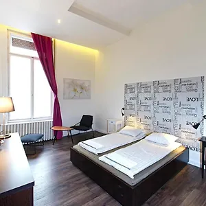 Pensión 5, Budapest