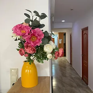 Hostal Center And, Budapest