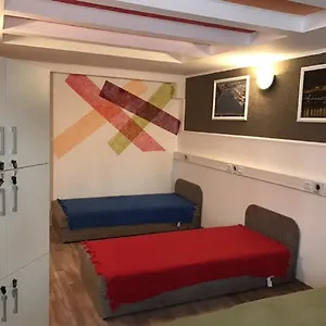 Hostal Opera, Budapest